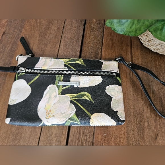 Dana Buchman Tulip Wristlet - Picture 2 of 8